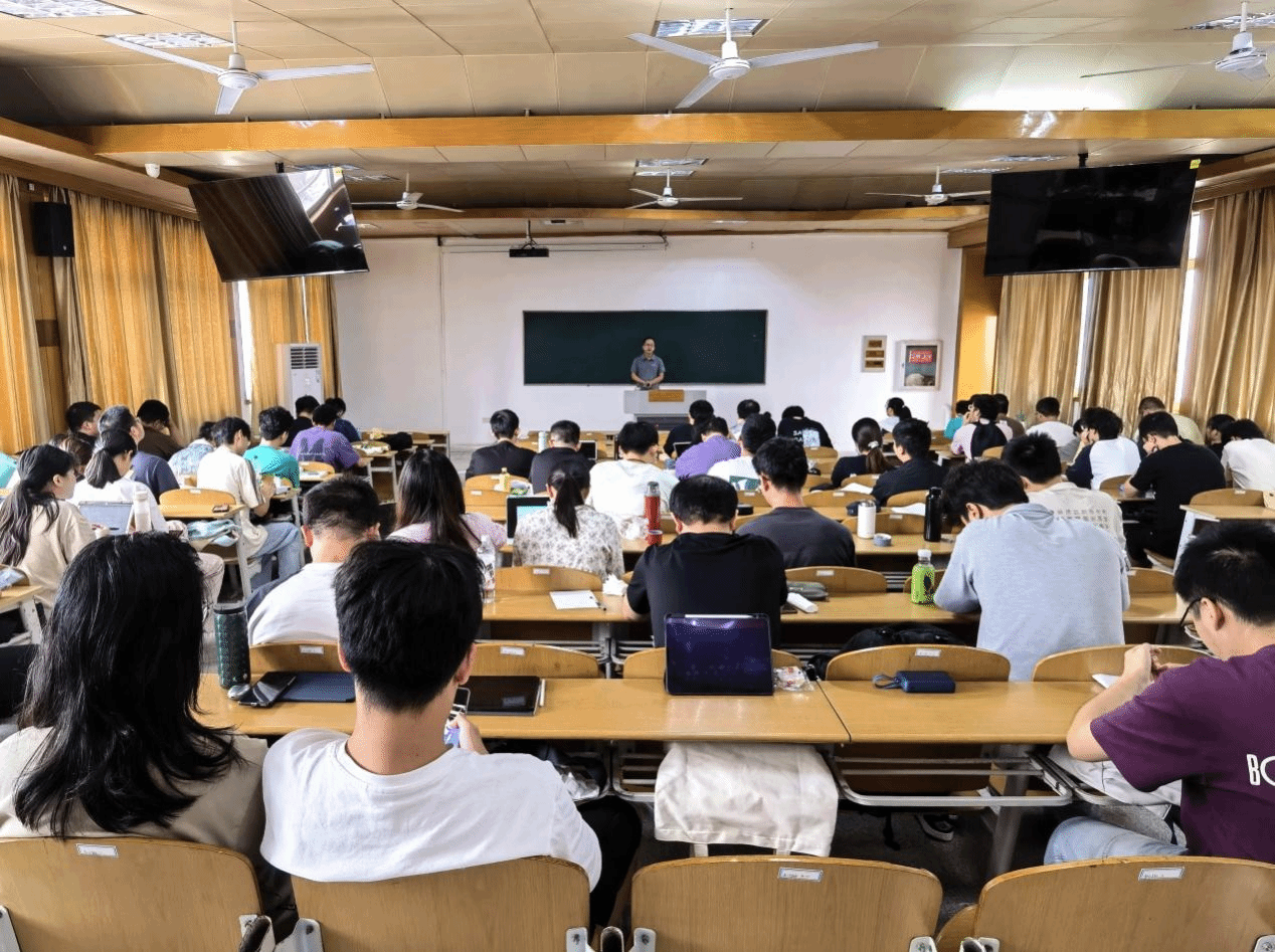 我院召开“国庆中秋”假期安全教育主题班会